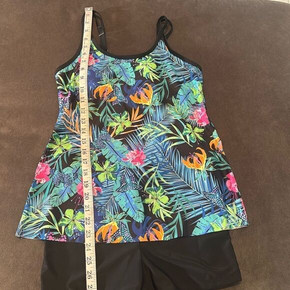 Women’s Black Floral Tankini Two Piece Swimsuit Boy Short Bottoms Size 10 NEW - Picture 3 of 11